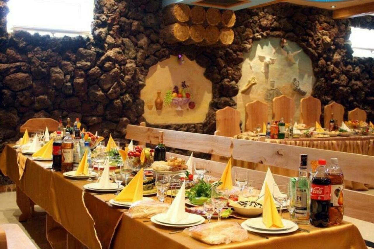 Zangezur Hotel ゴリス エクステリア 写真